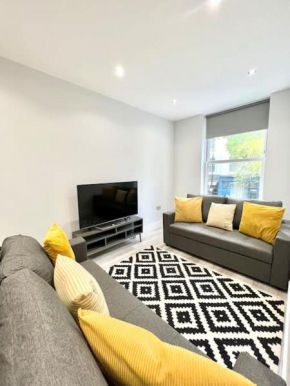 WOW Abbey Road Apartment - Sleeps up to 8